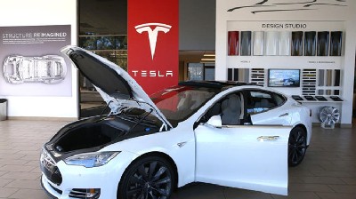 Ohio car dealers sue over Tesla dealership license
